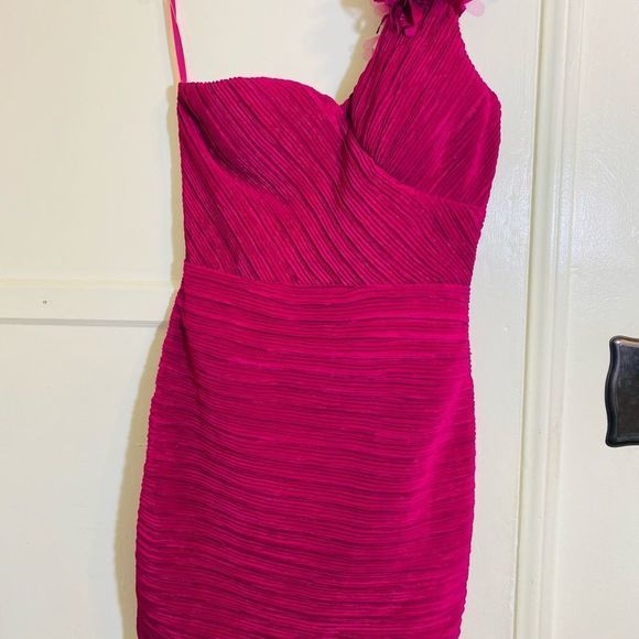 Romeo & Juliet Couture one shoulder fuchsia mini dress size S NWT - Picture 8 of 8